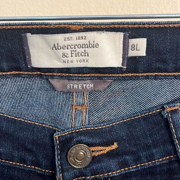 Abercrombie and Fitch Erin Straight Jeans Long - Picture 3 of 7